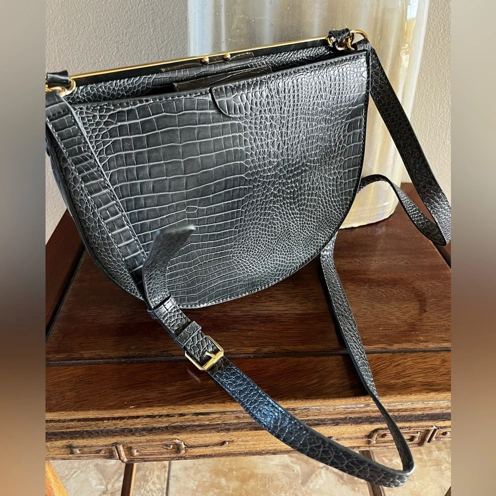 A NEW DAY Gray Croc with Gold Details Crossbody Bag - Picture 1 of 16